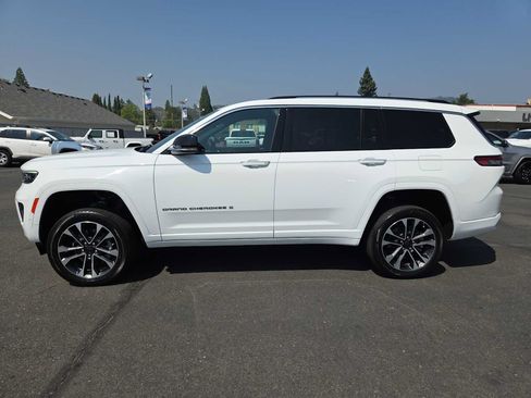 Used 2023 Jeep Grand Cherokee L Overland w/ Rear Seat Video Group I AWD/4WD image 11