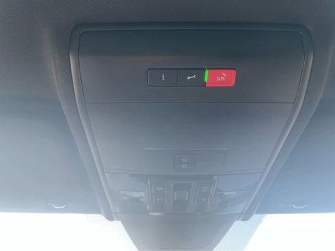 Used 2023 Volkswagen Atlas Cross Sport SEL image 26