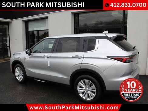 New 2026 Mitsubishi Outlander ES image 6