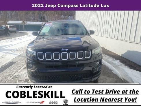 Used 2022 Jeep Compass Latitude AWD/4WD image 2
