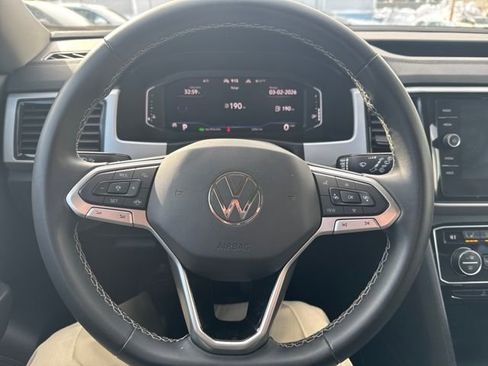 Certified 2022 Volkswagen Atlas SE image 18
