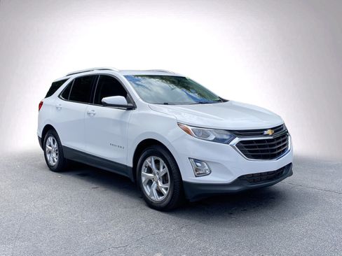 Used 2019 Chevrolet Equinox LT FWD image 2