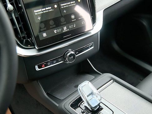 New 2026 Volvo XC90 B6 Ultra w/ Protection Package image 16