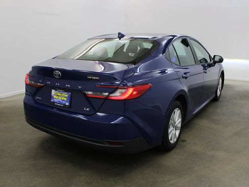 Used 2025 Toyota Camry LE FWD image 5