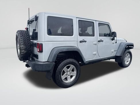 Used 2012 Jeep Wrangler Unlimited Rubicon w/ Connectivity Group image 7