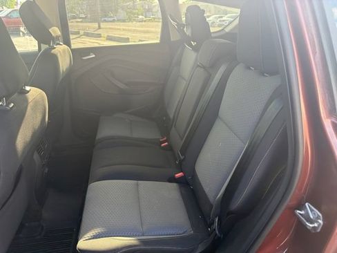 Used 2018 Ford Escape SE w/ SE Sync 3 Package FWD image 9