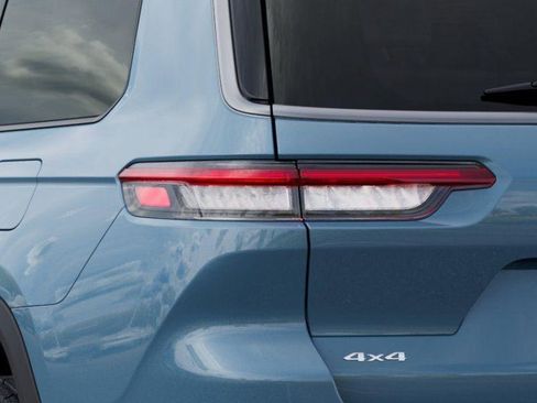 New 2026 Jeep Grand Cherokee L Limited AWD/4WD image 9