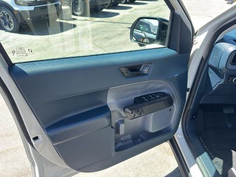 Certified 2025 Ford Maverick Lariat w/ Black Appearance Package AWD/4WD image 8