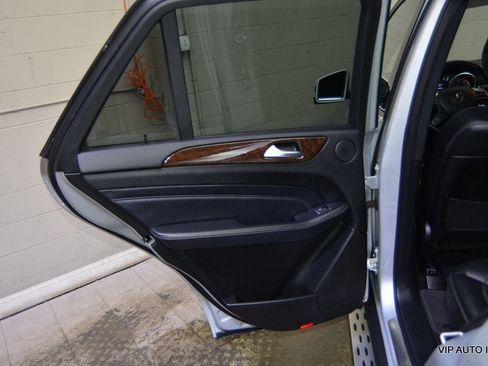 Used 2012 Mercedes-Benz ML 350 BlueTEC 4MATIC image 9