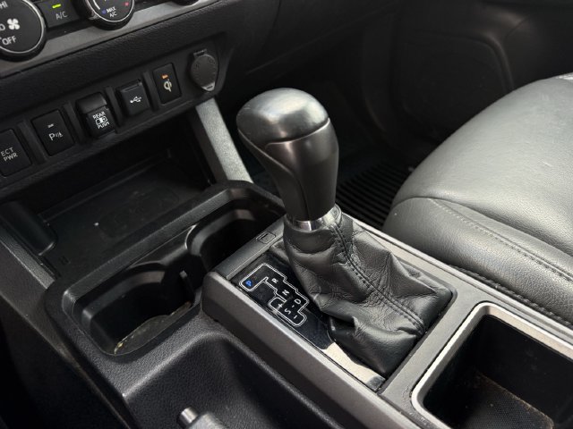 Used 2020 Toyota Tacoma TRD Sport w/ Technology Package RWD image 21