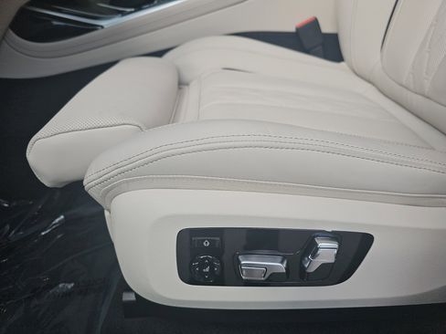 New 2026 BMW X7 xDrive40i w/ Executive Package image 29