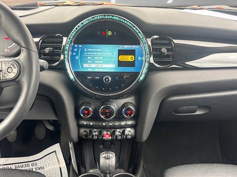 Used 2022 MINI Cooper S image 3