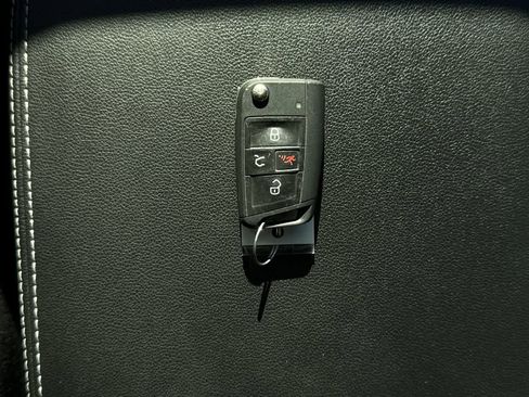 Used 2020 Volkswagen Atlas Cross Sport S image 23