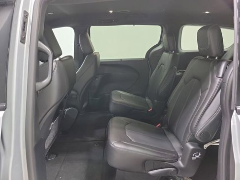 New 2026 Chrysler Pacifica Select w/ S Appearance Package image 9