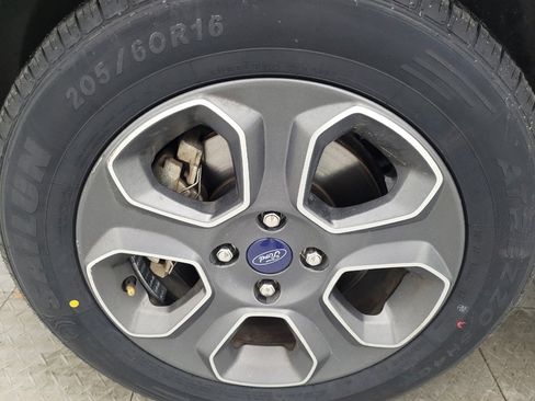 Used 2021 Ford EcoSport S image 31