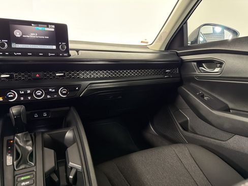 Used 2025 Honda Accord SE image 29