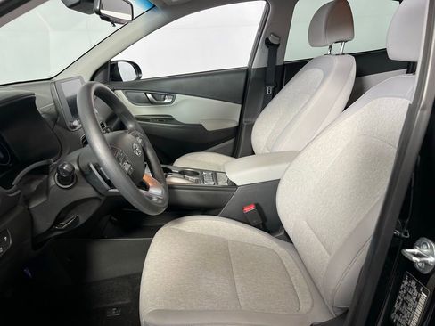 Used 2023 Hyundai Kona SE image 24