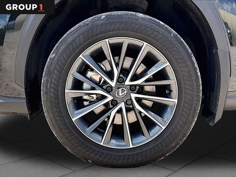 Used 2025 Lexus NX 250 FWD image 9