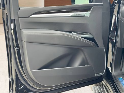 New 2026 Cadillac Escalade Luxury w/ Touring Package AWD/4WD image 16