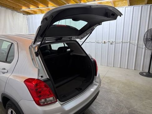 Used 2017 Chevrolet Trax LS FWD image 10