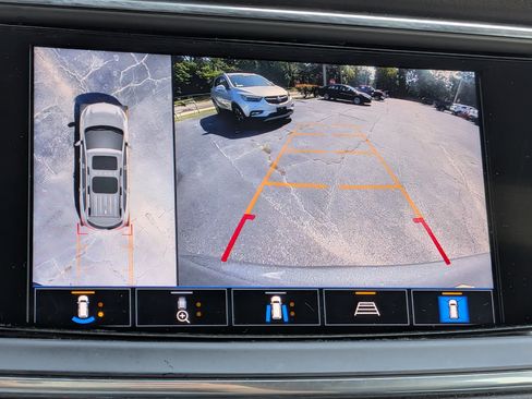Used 2023 Buick Enclave Avenir w/ Avenir Technology Package FWD image 32
