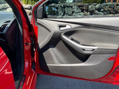 Used 2013 Ford Focus ST FWD image 23