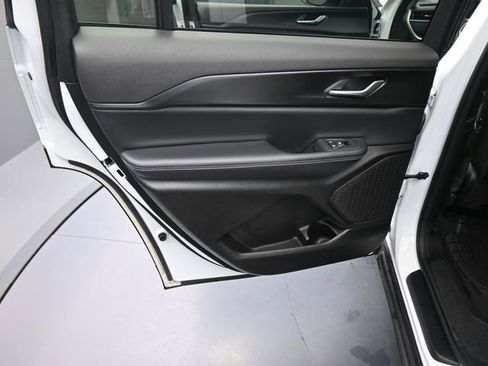 Used 2023 Jeep Grand Cherokee L Laredo RWD image 28