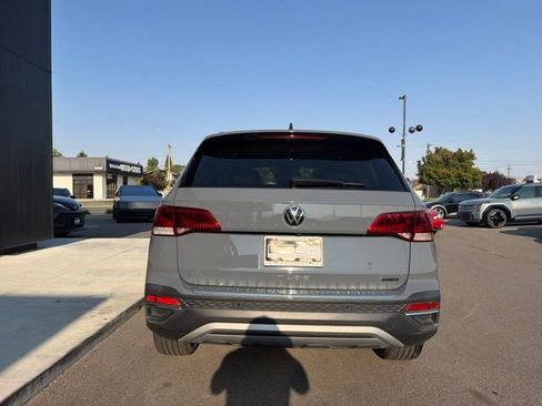 Used 2024 Volkswagen Taos SEL AWD/4WD image 7