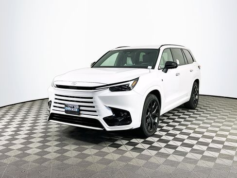 New 2026 Lexus TX 500h AWD image 3