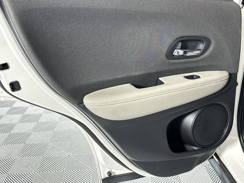 Used 2021 Honda HR-V LX image 30