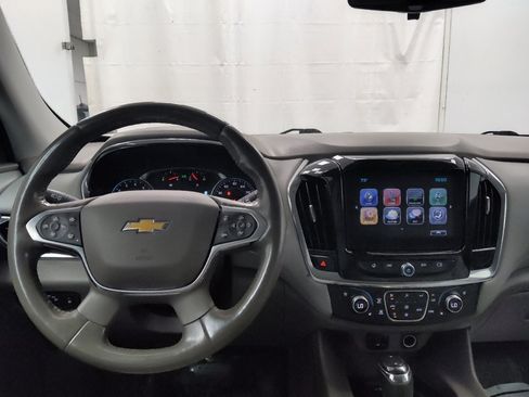 Used 2018 Chevrolet Traverse Premier w/ Driver Confidence II Package FWD image 22