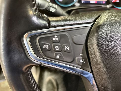 Used 2020 Chevrolet Equinox LT image 23