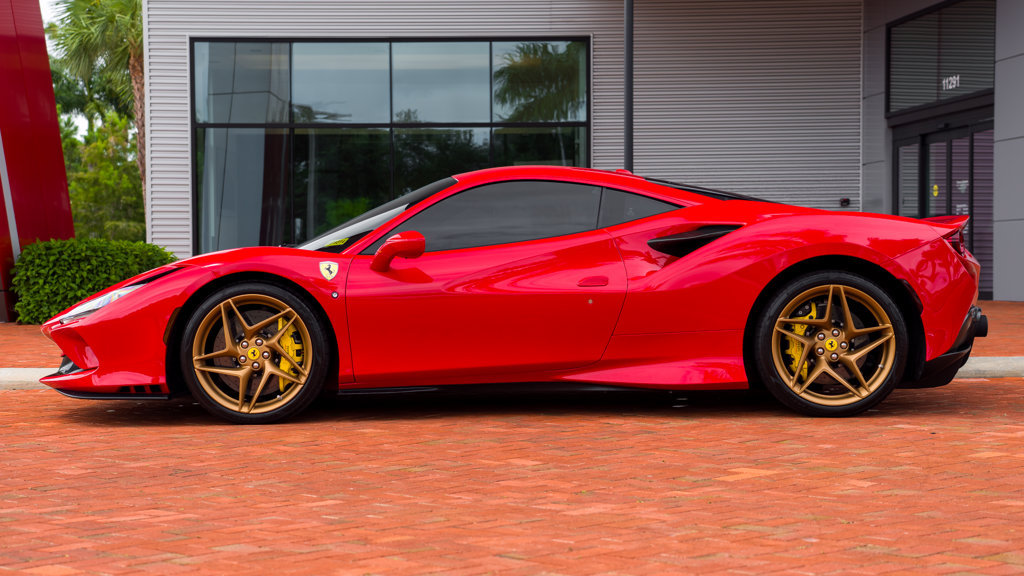 Certified 2021 Ferrari F8 Tributo RWD image 4