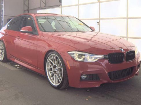 Used 2018 BMW 340i Sedan w/ Premium Package image 9