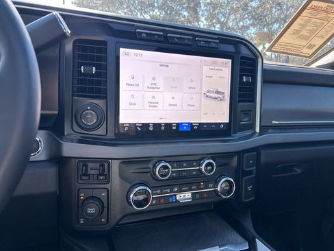 Used 2024 Ford F250 Platinum w/ FX4 Off-Road Package AWD/4WD image 61