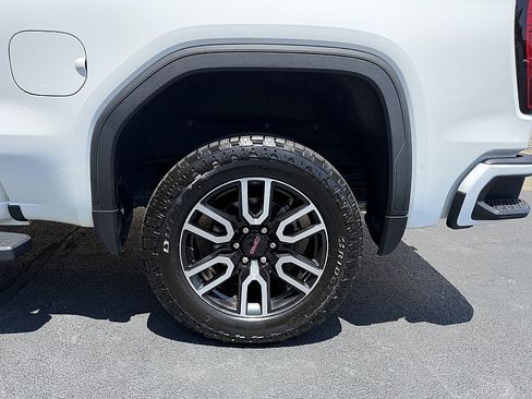 Used 2020 GMC Sierra 1500 AT4 w/ AT4 Premium Package AWD/4WD image 8
