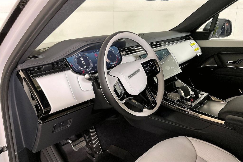 New 2026 Land Rover Range Rover Sport Dynamic SE AWD/4WD image 4