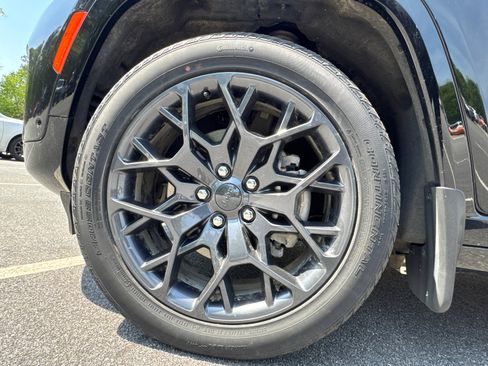 Used 2025 Jeep Grand Cherokee Summit AWD/4WD image 14