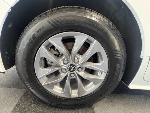 Used 2022 Toyota Sienna LE image 13