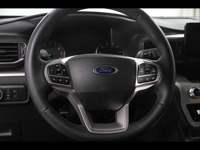 Certified 2022 Ford Explorer XLT w/ Equipment Group 202A AWD/4WD image 8