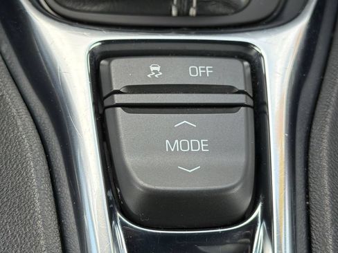 Used 2022 Chevrolet Camaro LT RWD image 27
