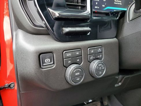 Used 2026 Chevrolet Silverado 2500 ZR2 image 9