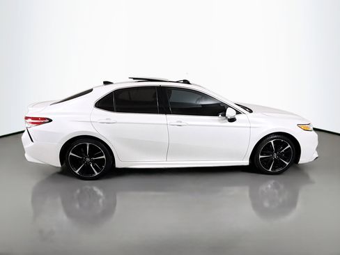 Used 2020 Toyota Camry XSE image 8