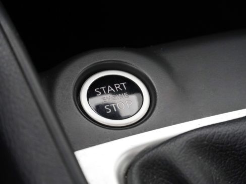 Used 2020 Nissan Versa S FWD image 18