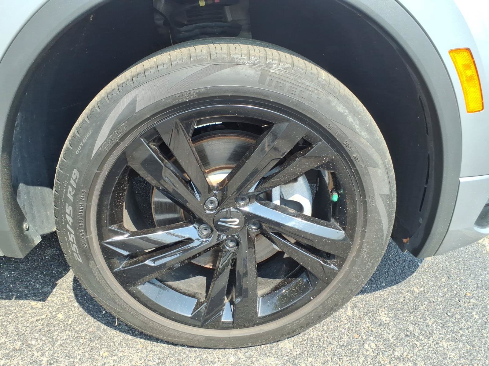 Certified 2024 Volkswagen Tiguan SE R-Line AWD/4WD image 7