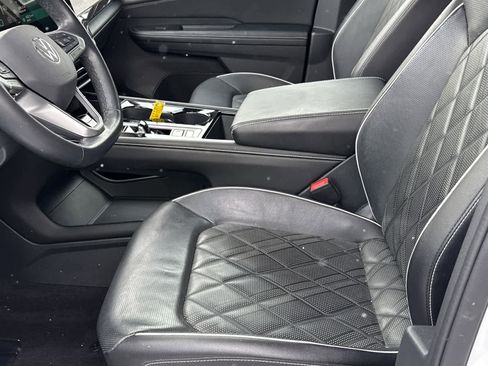 Used 2024 Volkswagen Atlas SEL Premium R-Line image 12