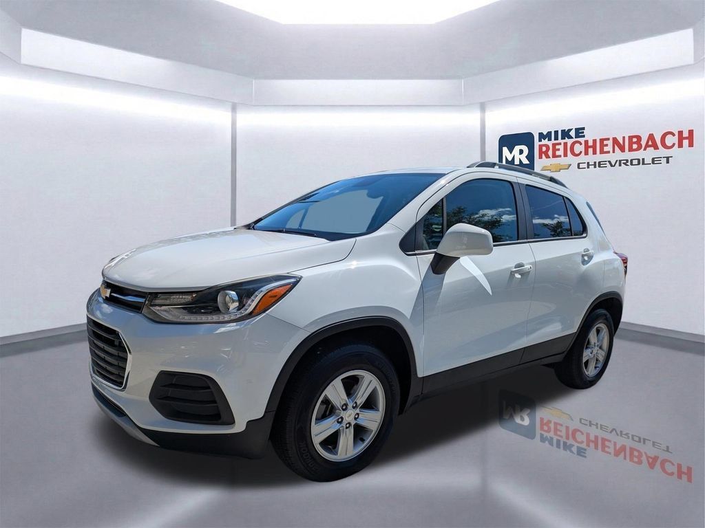 Used 2022 Chevrolet Trax LT w/ LT Convenience Package AWD/4WD image 10