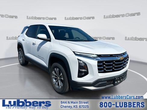Used 2025 Chevrolet Equinox LT FWD image 1