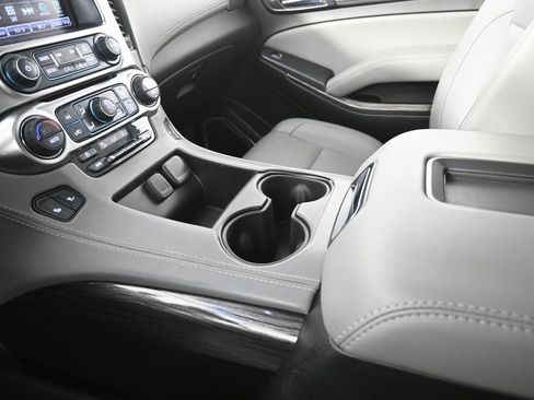 Used 2019 Chevrolet Tahoe LT w/ LT Signature Package image 34