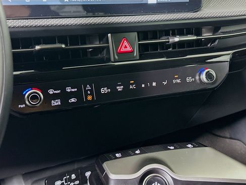 Used 2025 Kia EV6 Wind image 24